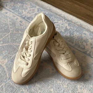 Dolce Vita Ivory and Cream Sneakers
